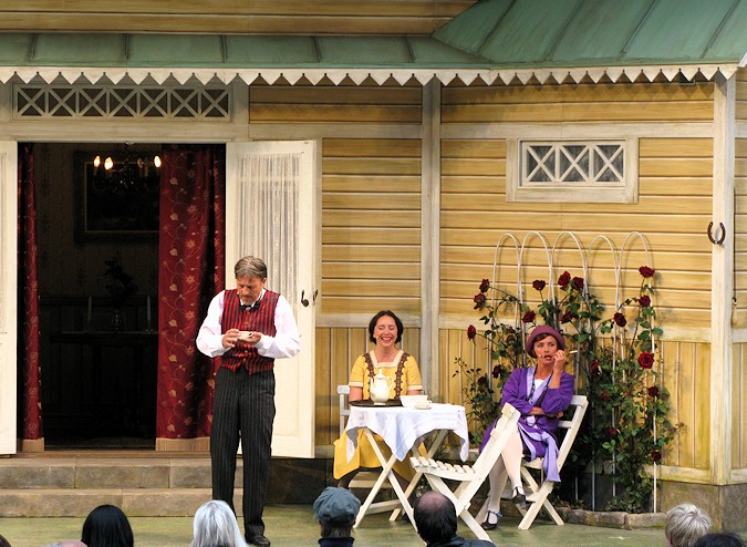 Vallarna 2010 - En mor till salu - Vallarnas Friluftsteater, Falkenberg<br>Lisebergsteatern, Göteborg<br>Rosers Salonger, Skara<br>Turné